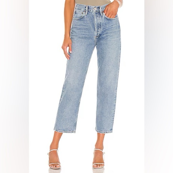 Agolde Denim - AGOLDE 90s Crop Lightly Distressed Lightwash Organic Jeans In Color Replica